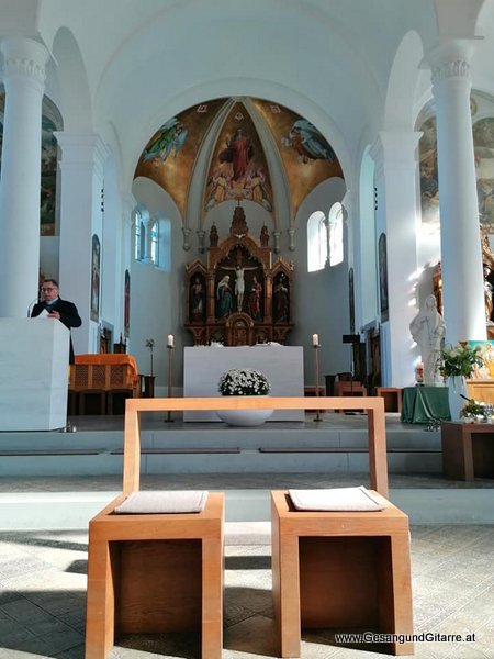Sängerin Hochzeitssängerin Gitarre Trauung Kirche Trauungsmusik Hochzeitsmusik Kirche Lauterach
