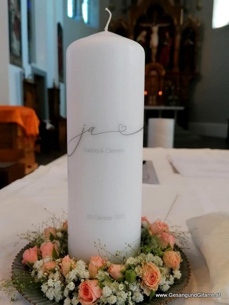 Sängerin Hochzeitssängerin Gitarre Trauung Kirche Trauungsmusik Hochzeitsmusik Kirche Lauterach