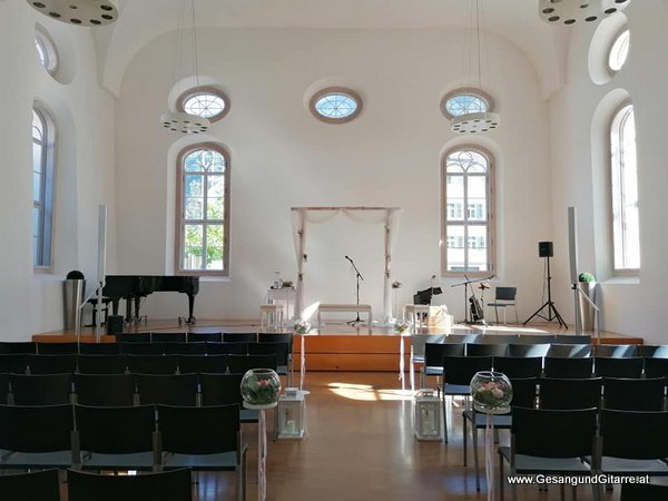 Sängerin Hochzeitssängerin Gitarre Trauung Kirche Trauungsmusik Hochzeitsmusik Freie Trauung Hohenems