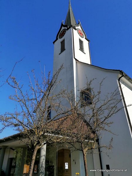 Sängerin Yvonne Brugger Traufe Trauung Taufe Musik Taufmusik Bodensee Musikerin Gitarre Gesang Kirche evangelisch Staad Thal Schweiz Ostschweiz