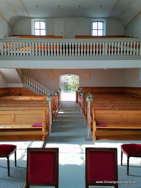 Sängerin Yvonne Brugger Traufe Trauung Taufe Musik Taufmusik Bodensee Musikerin Gitarre Gesang Kirche evangelisch Staad Thal Schweiz Ostschweiz
