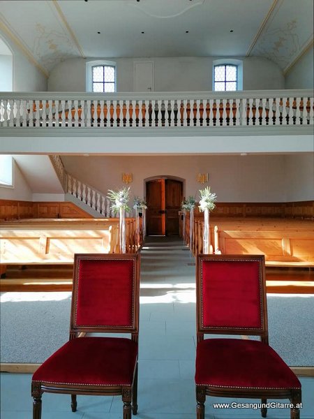 Sängerin Yvonne Brugger Traufe Trauung Taufe Musik Taufmusik Bodensee Musikerin Gitarre Gesang Kirche evangelisch Staad Thal Schweiz Ostschweiz