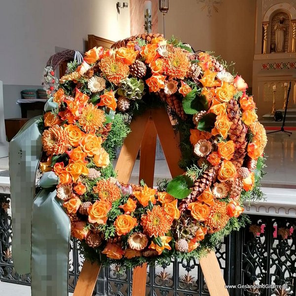 Sängerin Gitarre Musikerin Trauerfeier Verabschiedung Beerdigung Begräbnis Alberschwende Kirche