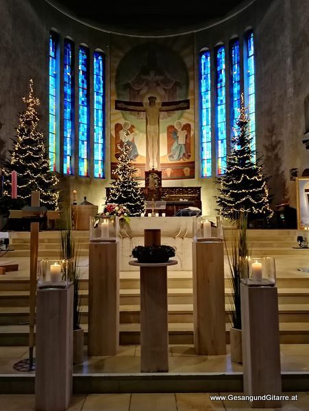 Trauersängerin Sängerin Gitarre Musikerin Trauerfeier Verabschiedung Beerdigung Begräbnis Erlöserkirche Kirche Lustenau