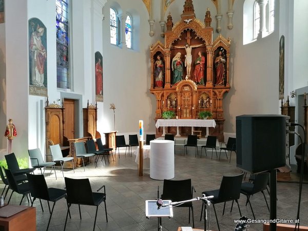 Sängerin Yvonne Brugger Taufe Musik Taufmusik Bodensee Musikerin Gitarre Gesang Kirche Taufsängerin Lauterach Vorarlberg