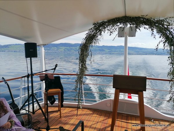 Sängerin Hochzeitssängerin Freie Trauung Schweiz Ostschweiz Trauungsmusik Hochzeitsmusik Schweizerische Schiffahrt Bodensee Bodenseeregion Hochzeit am Schiff Romanshorn Bad Horn Rorschach