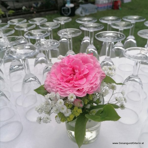 Sängerin Hochzeitssängerin Hochzeit Trauung Bildstein Vorarlberg Kirche