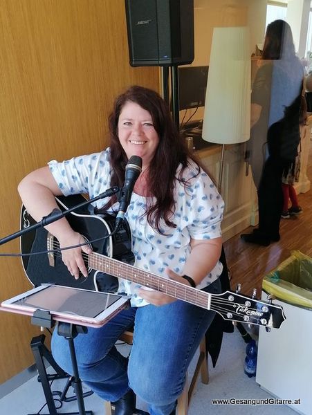 Sängerin Veranstaltung musikalische Umrahmung Eröffnungsfeier Sektempfang Musik Musikerin Vorarlberg Bodensee Bodenseeregion Hohenems
