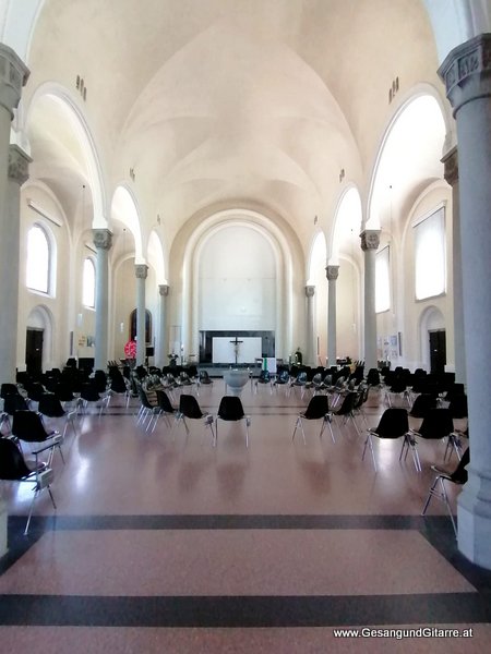 Hard Taufsängerin Sängerin mit Gitarre Taufe Musik Taufmusik Bodensee Musikerin Gitarre Gesang Kirche Taufsängerin Meiningen Vorarlberg www.gesangundgitarre.at Gesang Gitarre Yvonne Brugger