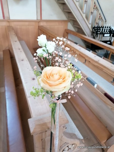 Kirche Müselbach Vorarlberg Musik Sängerin Hochzeitssängerin Hochzeit Trauung Vorarlberg Kirche www.gesangundgitarre.at Gesang Gitarre Yvonne Brugger