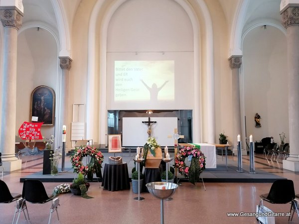 Trauerfeier Beerdigung Verabschiedung Hard Vorarlberg Musik Kirche Trauersängerin Sängerin mit Gitarre www.gesangundgitarre.at Gesang Gitarre Yvonne Brugger