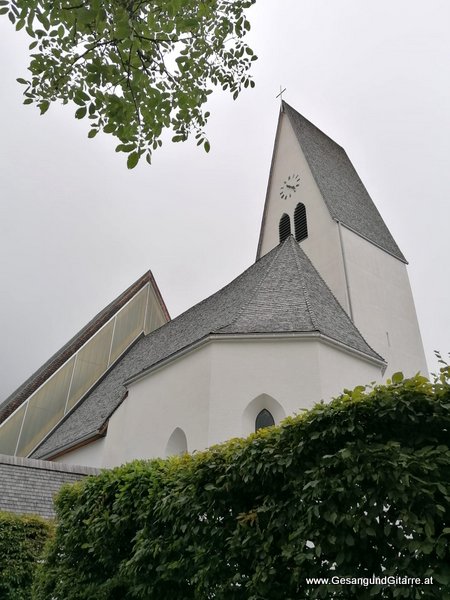 Kirche Brand Brandnertal Vorarlberg Musik Sängerin Hochzeitssängerin Hochzeit Trauung Vorarlberg Kirche www.gesangundgitarre.at Gesang Gitarre Yvonne Brugger