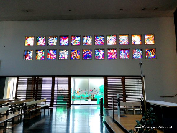 Feldkirch Tisis Morgenmesse Taufsängerin Sängerin mit Gitarre Taufe Musik Taufmusik Bodensee Musikerin Gitarre Gesang Kirche Taufsängerin Meiningen Vorarlberg www.gesangundgitarre.at Gesang Gitarre Yvonne Brugger