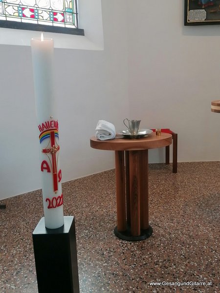 Dornbirn Kapelle Kirche Taufsängerin Sängerin mit Gitarre Taufe Musik Taufmusik Bodensee Musikerin Gitarre Gesang Kirche Taufsängerin Vorarlberg www.gesangundgitarre.at Gesang Gitarre Yvonne Brugger