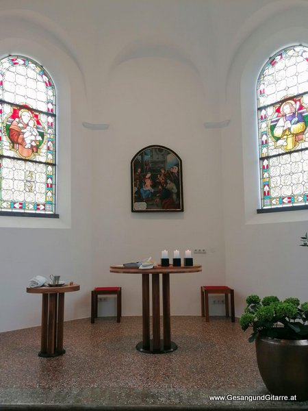 Dornbirn Kapelle Kirche Taufsängerin Sängerin mit Gitarre Taufe Musik Taufmusik Bodensee Musikerin Gitarre Gesang Kirche Taufsängerin Vorarlberg www.gesangundgitarre.at Gesang Gitarre Yvonne Brugger