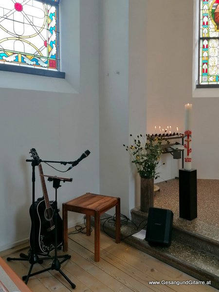 Dornbirn Kapelle Kirche Taufsängerin Sängerin mit Gitarre Taufe Musik Taufmusik Bodensee Musikerin Gitarre Gesang Kirche Taufsängerin Vorarlberg www.gesangundgitarre.at Gesang Gitarre Yvonne Brugger