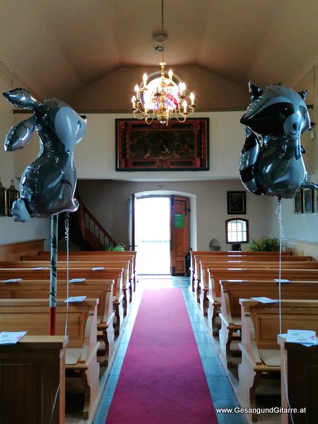 Brederis Rankweil Kapelle Kirche Taufsängerin Sängerin mit Gitarre Taufe Musik Taufmusik Bodensee Musikerin Gitarre Gesang Kirche Taufsängerin Vorarlberg www.gesangundgitarre.at Gesang Gitarre Yvonne Brugger