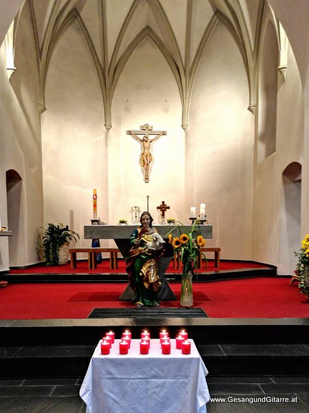 Kirche Gams Schweiz Trauerfeier Beerdigung Verabschiedung Vorarlberg Musik Kirche Trauersängerin Sängerin mit Gitarre www.trauer-musik.at www.gesangundgitarre.at Gesang Gitarre Yvonne Brugger Trauersängerin Kirchensängerin