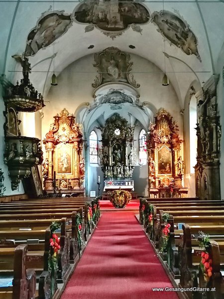 Kirche Hl. Nikolaus Braz Innerbraz Erntedank Gottesdienst Vorarlberg Musik Kirche Trauersängerin Sängerin mit Gitarre www.trauer-musik.at www.gesangundgitarre.at Gesang Gitarre Yvonne Brugger Trauersängerin Kirchensängerin