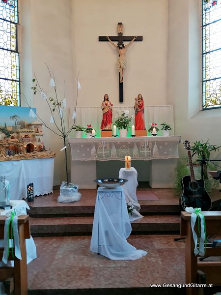 Hohenems Kapelle Kirche Taufsängerin Sängerin mit Gitarre Taufe Musik Taufmusik Bodensee Musikerin Gitarre Gesang Kirche Taufsängerin Vorarlberg www.gesangundgitarre.at Gesang Gitarre Yvonne Brugger