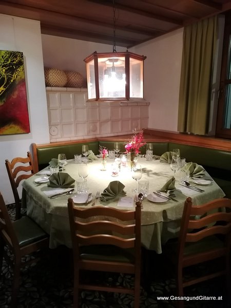 Sängerin Lustenau Musik Emfpang Sektempfang Apero Agape Veranstaltung Geburtstagsfeier Alleineunterhalter Live Musik musikalische Umrahmung Feier Musik Musikerin Vorarlberg Bodensee Bodenseeregion Yvonne Brugger www.Gesangundgitarre.at