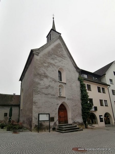 Bludenz Taufe Kirche Taufsängerin Sängerin mit Gitarre Taufe Musik Taufmusik Bodensee Musikerin Gitarre Gesang Kirche Taufsängerin Vorarlberg www.gesangundgitarre.at Gesang Gitarre Yvonne Brugger