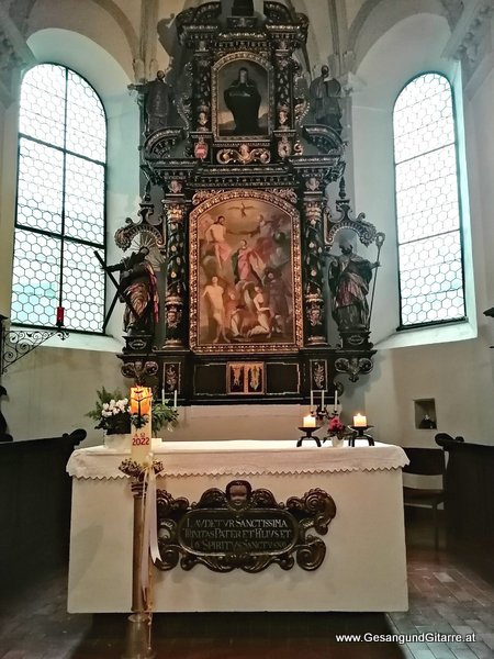 Bludenz Taufe Kirche Taufsängerin Sängerin mit Gitarre Taufe Musik Taufmusik Bodensee Musikerin Gitarre Gesang Kirche Taufsängerin Vorarlberg www.gesangundgitarre.at Gesang Gitarre Yvonne Brugger