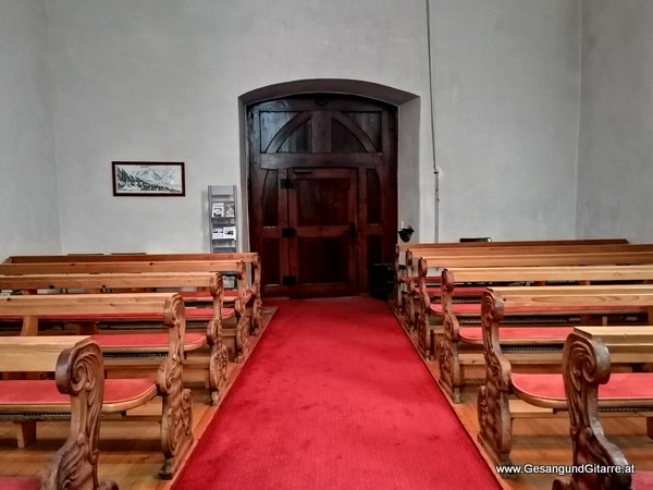 Bludenz Taufe Kirche Taufsängerin Sängerin mit Gitarre Taufe Musik Taufmusik Bodensee Musikerin Gitarre Gesang Kirche Taufsängerin Vorarlberg www.gesangundgitarre.at Gesang Gitarre Yvonne Brugger
