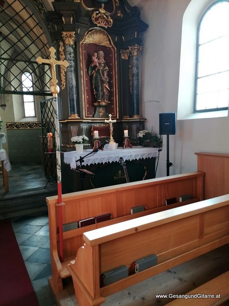 Brederis Rankweil Taufe Kirche Taufsängerin Sängerin mit Gitarre Taufe Musik Taufmusik Bodensee Musikerin Gitarre Gesang Kirche Taufsängerin Vorarlberg www.gesangundgitarre.at Gesang Gitarre Yvonne Brugger