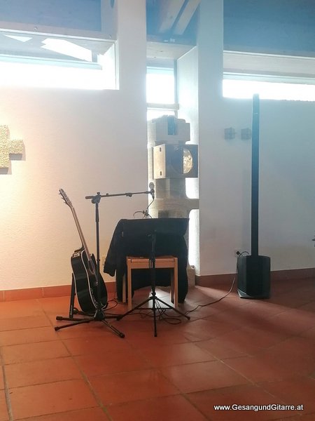 Kirche Rheintal Fußach Fussach Bodensee Trauerfeier Beerdigung Verabschiedung Vorarlberg Musik Kirche Trauersängerin Sängerin mit Gitarre www.trauer-musik.at www.gesangundgitarre.at Gesang Gitarre Yvonne Brugger Trauersängerin Kirchensängerin