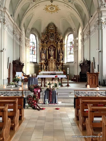 Kirche Rheintal Höchst Bodensee Trauerfeier Beerdigung Verabschiedung Vorarlberg Musik Kirche Trauersängerin Sängerin mit Gitarre www.trauer-musik.at www.gesangundgitarre.at Gesang Gitarre Yvonne Brugger Trauersängerin Kirchensängerin
