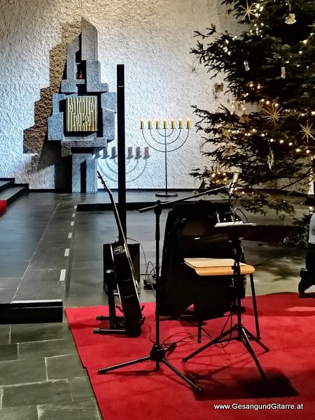 Jahrtagsmesse Gedenkfeier Rankweil Trauerfeier Beerdigung Verabschiedung Rankweil Vorarlberg Musik Kirche Trauersängerin Saengerin Sängerin mit Gitarre www.gesangundgitarre.at Gesang Gitarre Yvonne Brugger