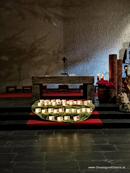 Jahrtagsmesse Gedenkfeier Rankweil Trauerfeier Beerdigung Verabschiedung Rankweil Vorarlberg Musik Kirche Trauersängerin Saengerin Sängerin mit Gitarre www.gesangundgitarre.at Gesang Gitarre Yvonne Brugger