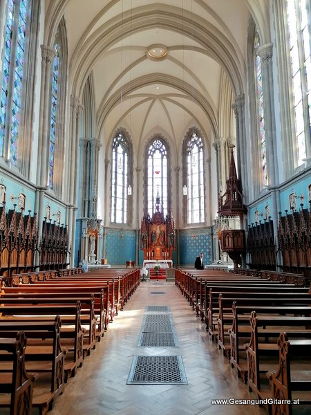 Kirche Bregenz Sacre Coeur Riedenburg Taufsängerin Sängerin mit Gitarre Taufe Musik Taufmusik Bodensee Musikerin Gitarre Gesang Kirche Taufsängerin Vorarlberg www.gesangundgitarre.at Gesang Gitarre Yvonne Brugger