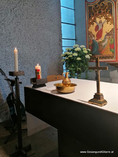 Kirche Bregenz Kloster Mehrerau Taufsängerin Sängerin mit Gitarre Taufe Musik Taufmusik Bodensee Musikerin Gitarre Gesang Kirche Taufsängerin Vorarlberg www.gesangundgitarre.at Gesang Gitarre Yvonne Brugger