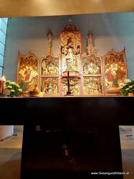 Kirche Bregenz Kloster Mehrerau Taufsängerin Sängerin mit Gitarre Taufe Musik Taufmusik Bodensee Musikerin Gitarre Gesang Kirche Taufsängerin Vorarlberg www.gesangundgitarre.at Gesang Gitarre Yvonne Brugger