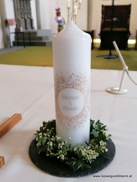 Kirche Röthis Musik Solomusikerin Sängerin Hochzeitssängerin Hochzeit Trauung Vorarlberg Kirche www.gesangundgitarre.at Gesang Gitarre Yvonne Brugger