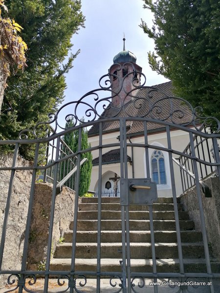 Kirche St. Michael Rankweil Vorarlberg Trauerfeier Beerdigung Verabschiedung Musik Kirche Solomusikerin Sängerin mit Gitarre www.trauer-musik.at www.gesangundgitarre.at Gesang Gitarre Yvonne Brugger Trauersängerin Kirchensängerin Kirche Trauerfeier Beerdigung Verabschiedung Vorarlberg Musik Kirche Trauersängerin Sängerin mit Gitarre www.trauer-musik.at www.gesangundgitarre.at Gesang Gitarre Yvonne Brugger Trauersängerin Kirchensängerin