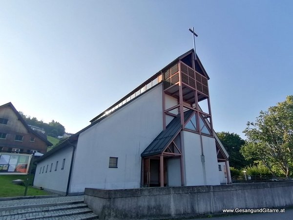 Kirche Watzenegg Dornbirn Vorarlberg Trauerfeier Beerdigung Verabschiedung Musik Kirche Solomusikerin Sängerin mit Gitarre www.trauer-musik.at www.gesangundgitarre.at Gesang Gitarre Yvonne Brugger Trauersängerin Kirchensängerin Kirche Trauerfeier Beerdigung Verabschiedung Vorarlberg Musik Kirche Sängerin mit Gitarre www.trauer-musik.at www.gesangundgitarre.at Gesang Gitarre Yvonne Brugger Trauersängerin Kirchensängerin