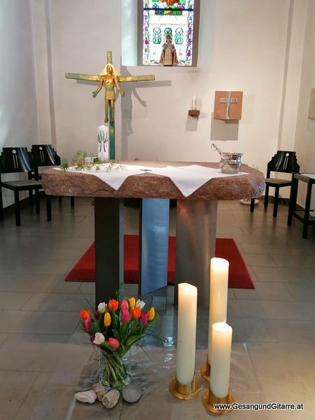 Sängerin Yvonne Brugger Taufe Musik Taufmusik Bodensee Musikerin Gitarre Gesang Kirche Taufsängerin Lustenau Vorarlberg st. Antoniuskapelle