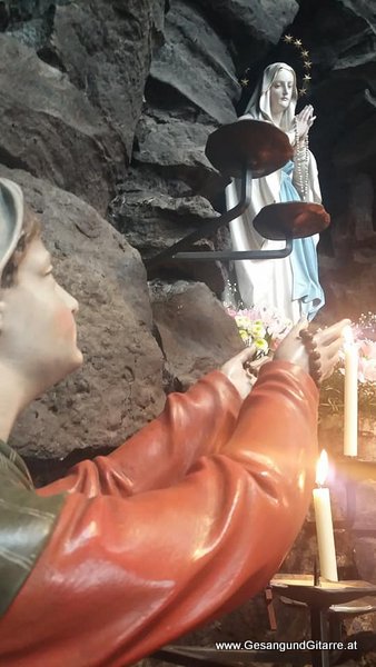 Sängerin Yvonne Brugger Taufe Musik Schweiz Kapelle Kirche