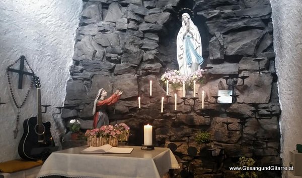 Sängerin Yvonne Brugger Taufe Musik Schweiz Kapelle Kirche