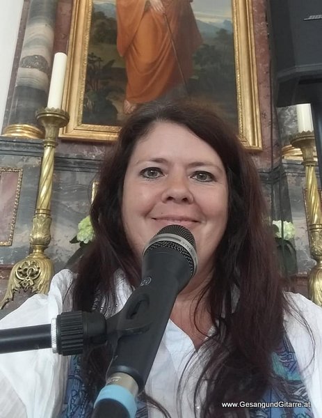 Sängerin Yvonne Brugger Musik Taufe Vorarlberg Riefensberg