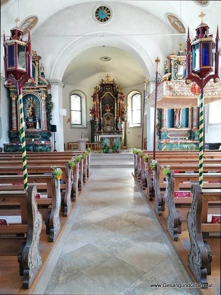 Taufsängerin Sängerin mit Gitarre Taufe Musik Taufmusik Bodensee Musikerin Gitarre Gesang Kirche Taufsängerin Meiningen Vorarlberg www.gesangundgitarre.at Gesang Gitarre Yvonne Brugger