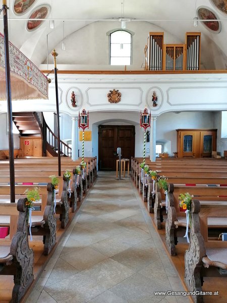 Taufsängerin Sängerin mit Gitarre Taufe Musik Taufmusik Bodensee Musikerin Gitarre Gesang Kirche Taufsängerin Meiningen Vorarlberg www.gesangundgitarre.at Gesang Gitarre Yvonne Brugger