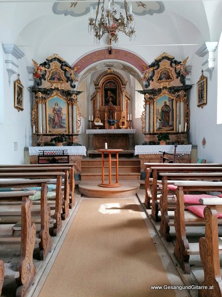 Batschuns Taufsängerin Sängerin mit Gitarre Taufe Musik Taufmusik Musikerin Gitarre Gesang Kirche Taufsängerin Vorarlberg www.gesangundgitarre.at Gesang Gitarre Yvonne Brugger