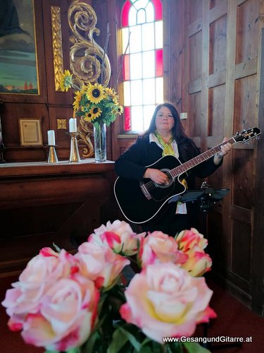 Theresienkapelle Kirche Bregenz Lochau Sängerin Musik Taufe Vorarlberg