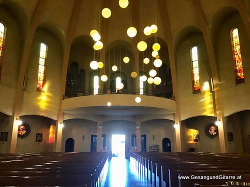Sängerin Musik Trauerfeier Bludenz Trauersängerin Kirche Beerdigung Begräbnis