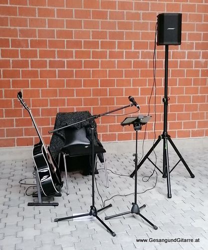 Musik am Grab Sängerin Vorarlberg Lustenau Friedhof Verabschiedung Beisetzung Trauerfeier