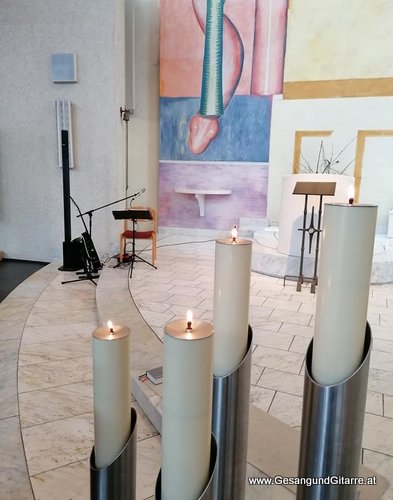 Sängerin mit Gitarre Musik Verabschiedung Begräbnis Beerdigung Vorarlberg Dornbirn